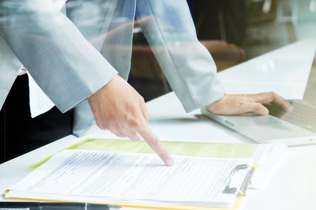 business-situation-concept-idea_1421-584.jpg ноутбук